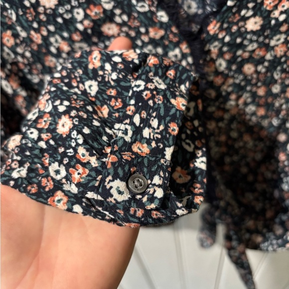 Abercrombie & Fitch Floral Wrap Blouse - Picture 4 of 5